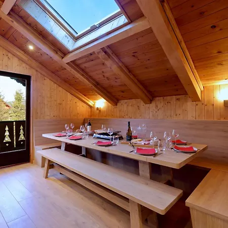 Neuf 7 – Jacuzzi Sauna – 12 à 14 Pers. Titania