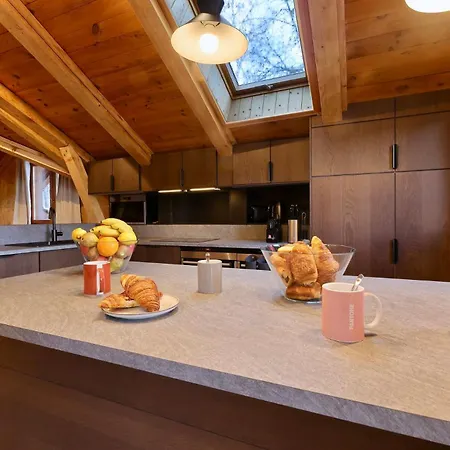 Neuf 7 – Jacuzzi Sauna – 12 à 14 Pers. Titania Chalet *